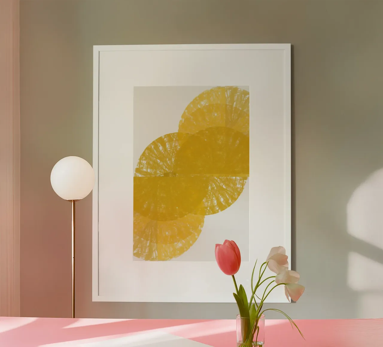 Yellow Circle Fans 1 poster con telaio in alluminio da Casa Cartissi