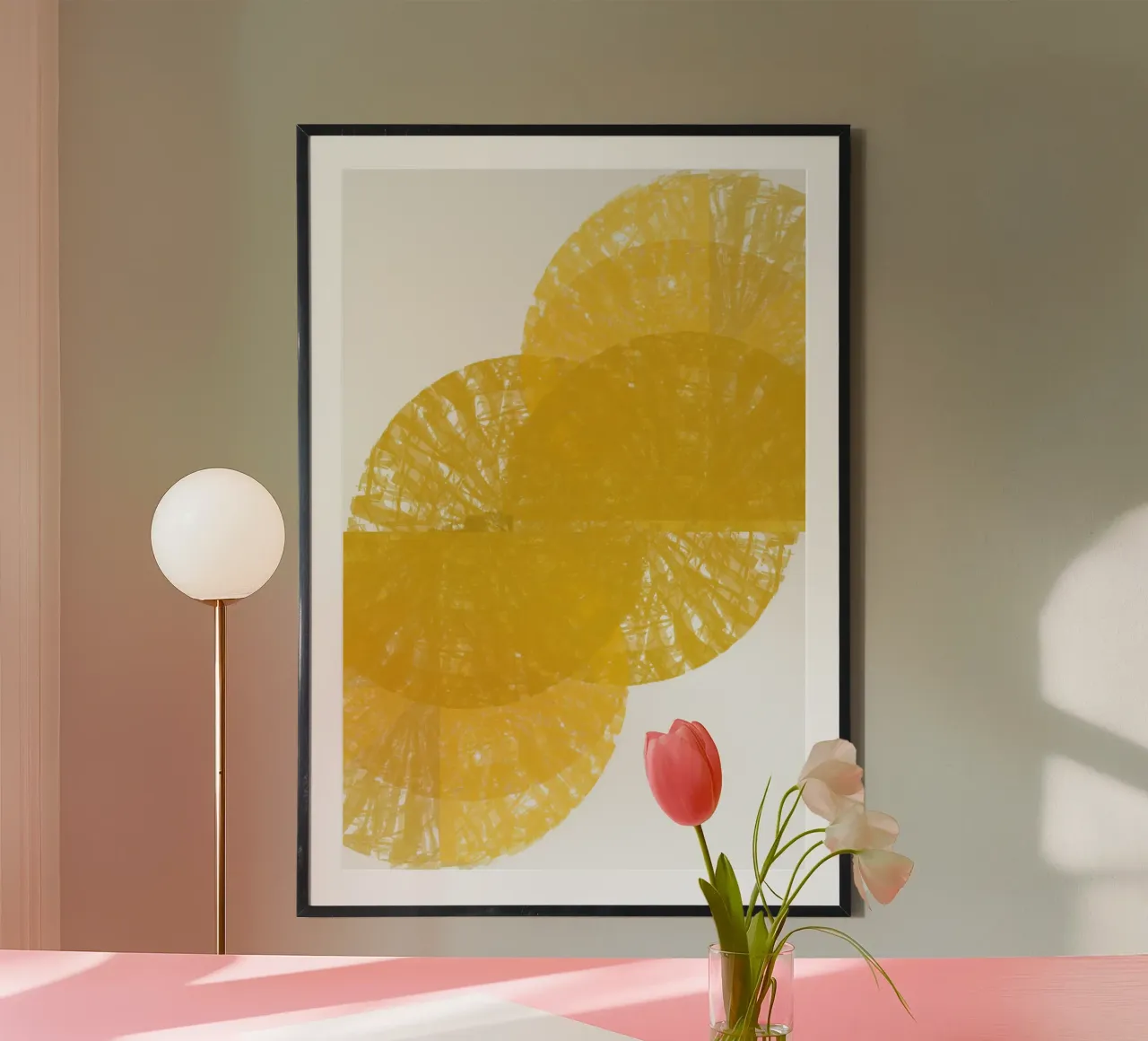 Yellow Circle Fans 1 poster con telaio in alluminio da Casa Cartissi