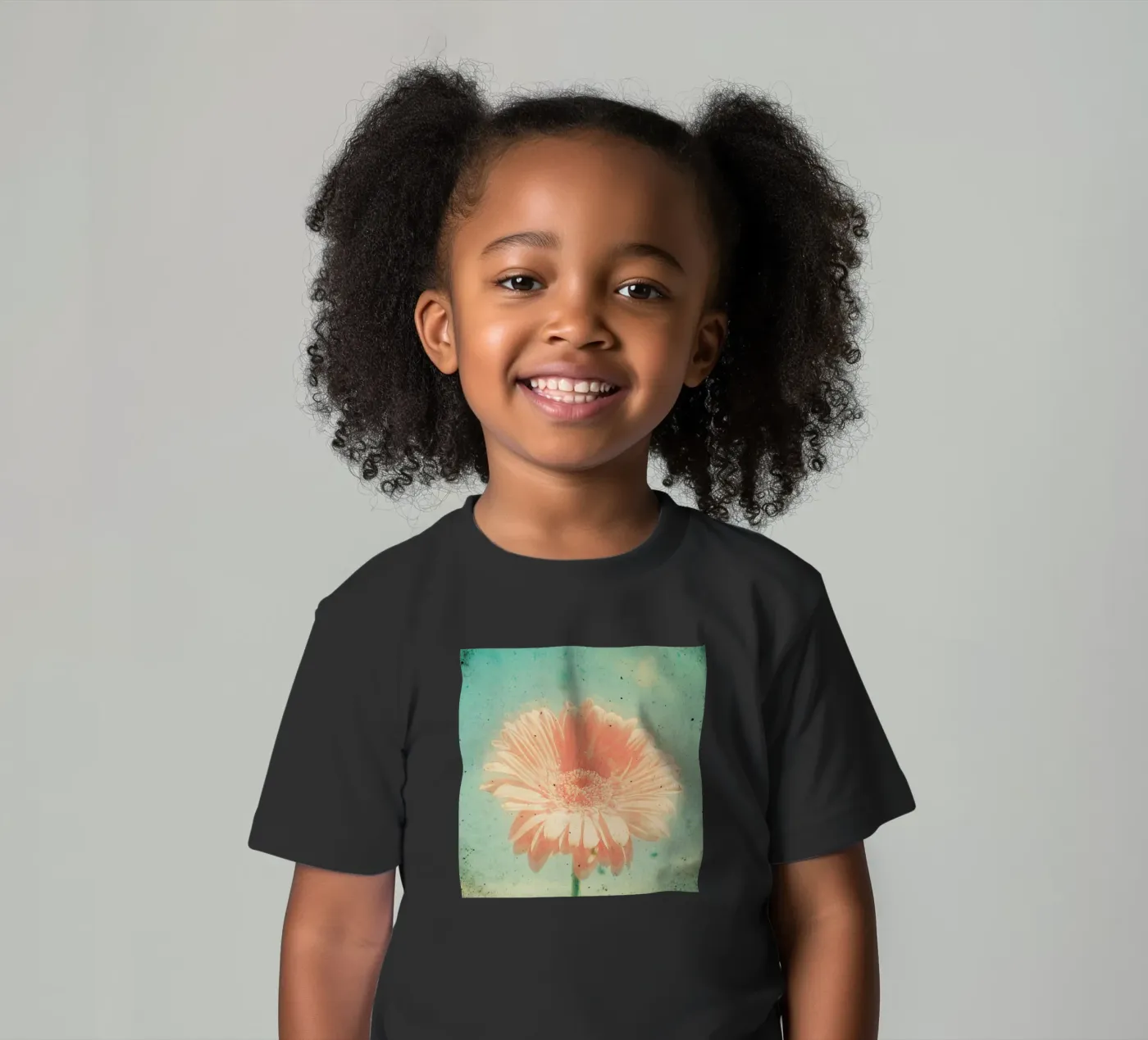 Gerbera Kinder T-Shirt von Cassia Beck Photography