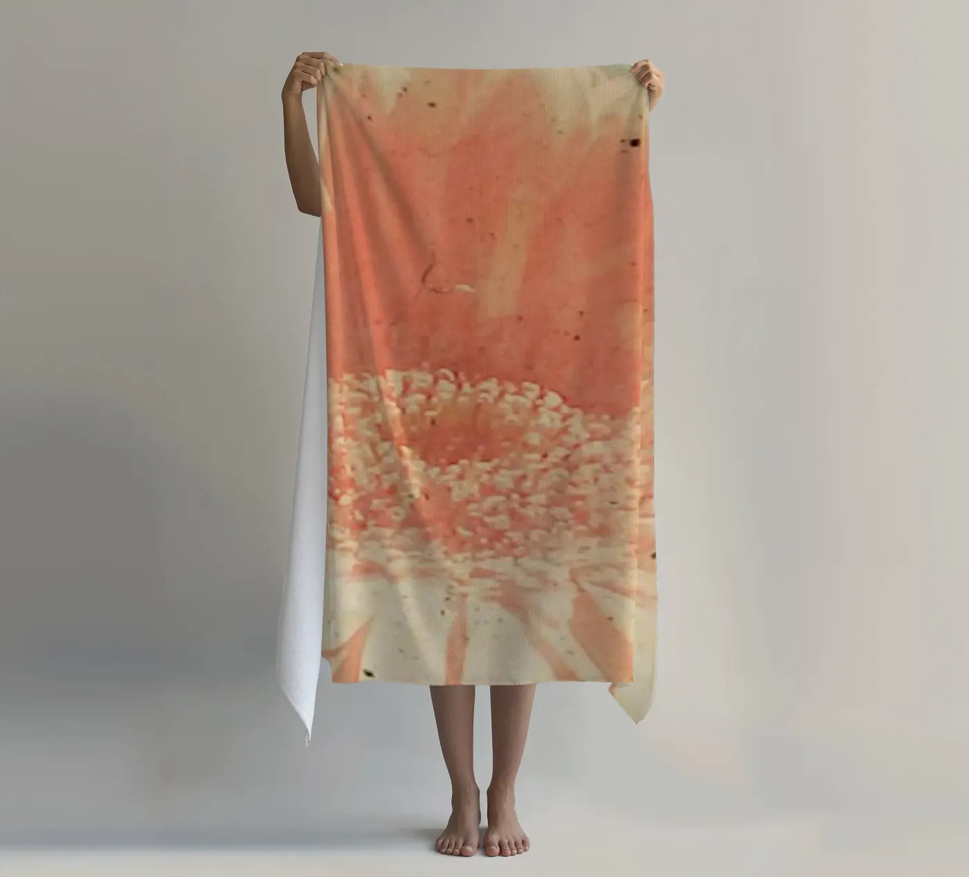Gerbera strandhanddoek van Cassia Beck Photography