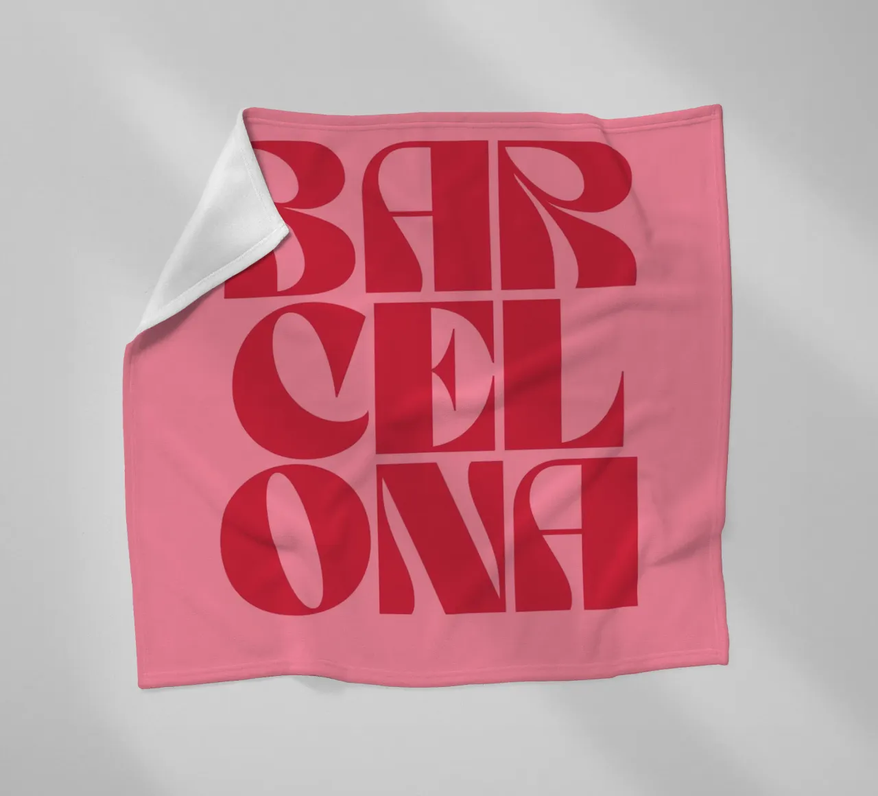 Barcellona Viaggio Tipografia rosa e rossa coperta in pile da pdigitalprints