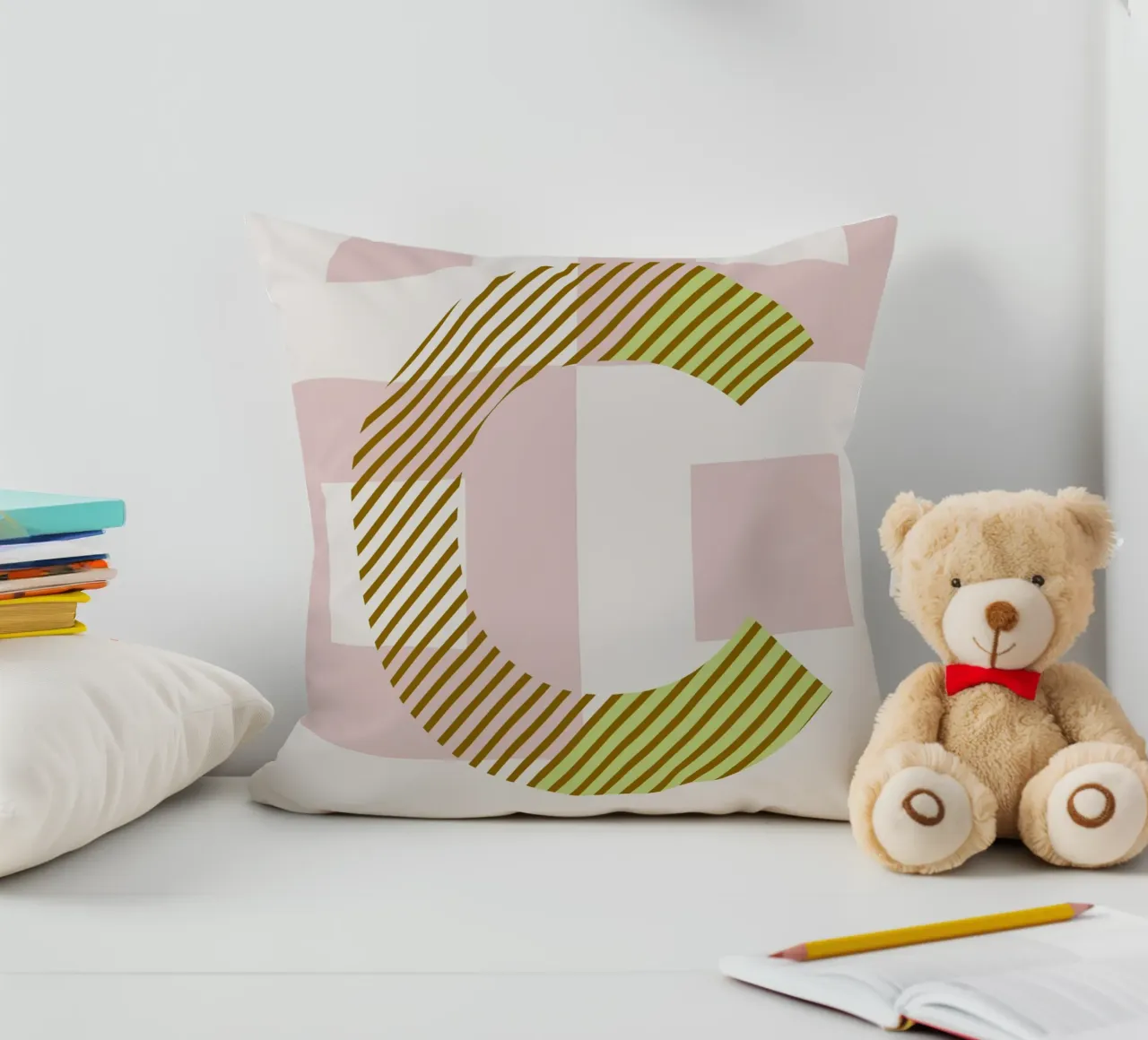 C Typeface Alphabet cuscino da lazydaypaper