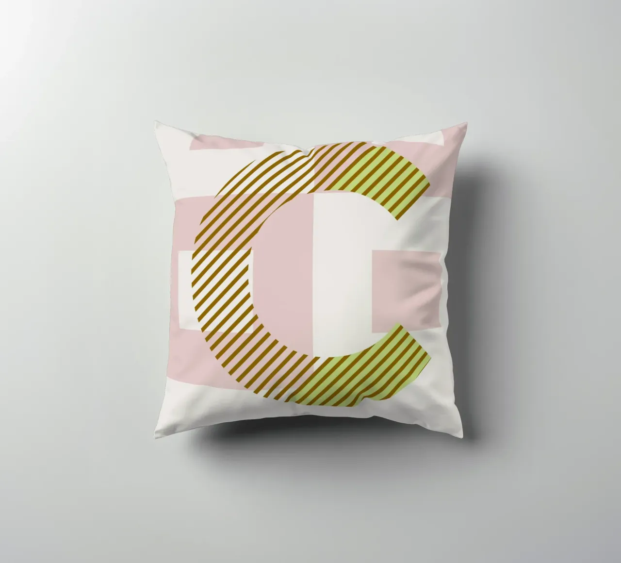 C Typeface Alphabet cuscino da lazydaypaper