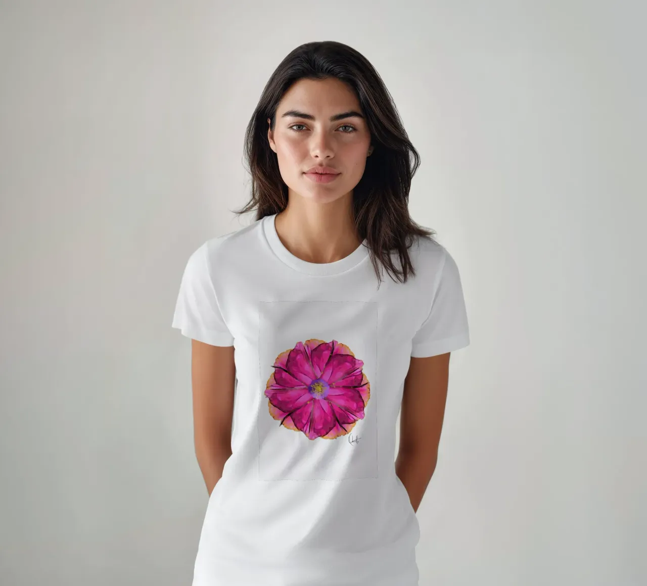 Athena Flower t-shirt da Xchange Art Studio