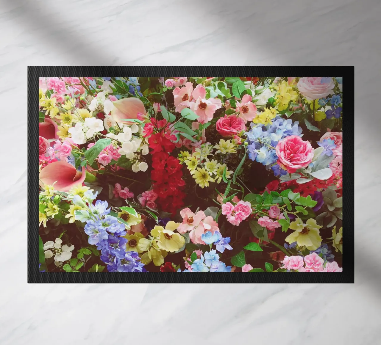 Blumenexplosion Fußmatte von Cassia Beck Photography