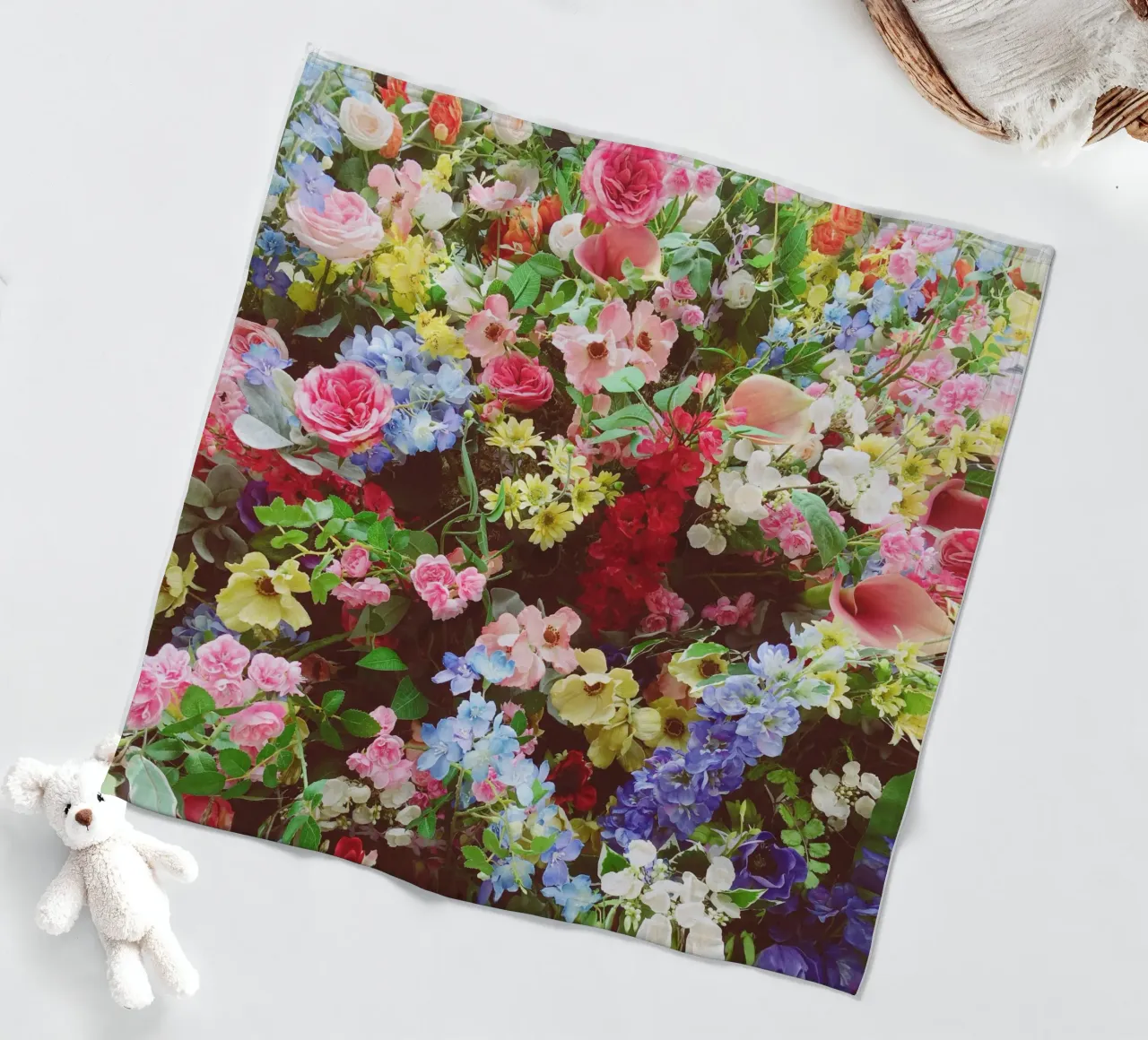 Floral Explosion Fleecedecke von Cassia Beck Photography