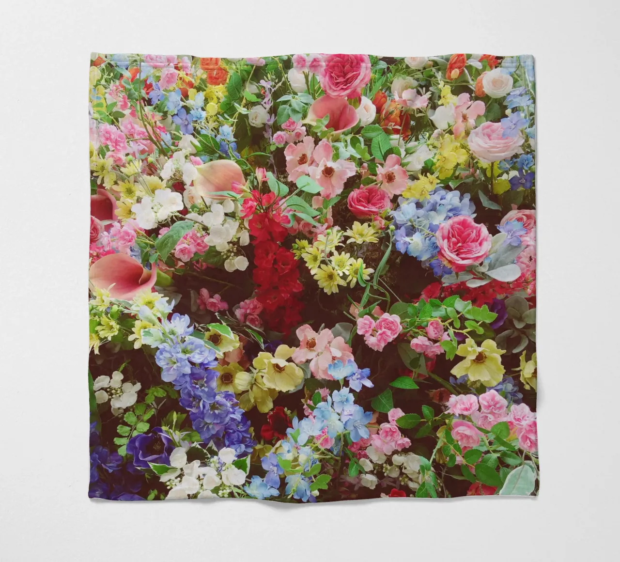 Blumenexplosion Fleecedecke von Cassia Beck Photography