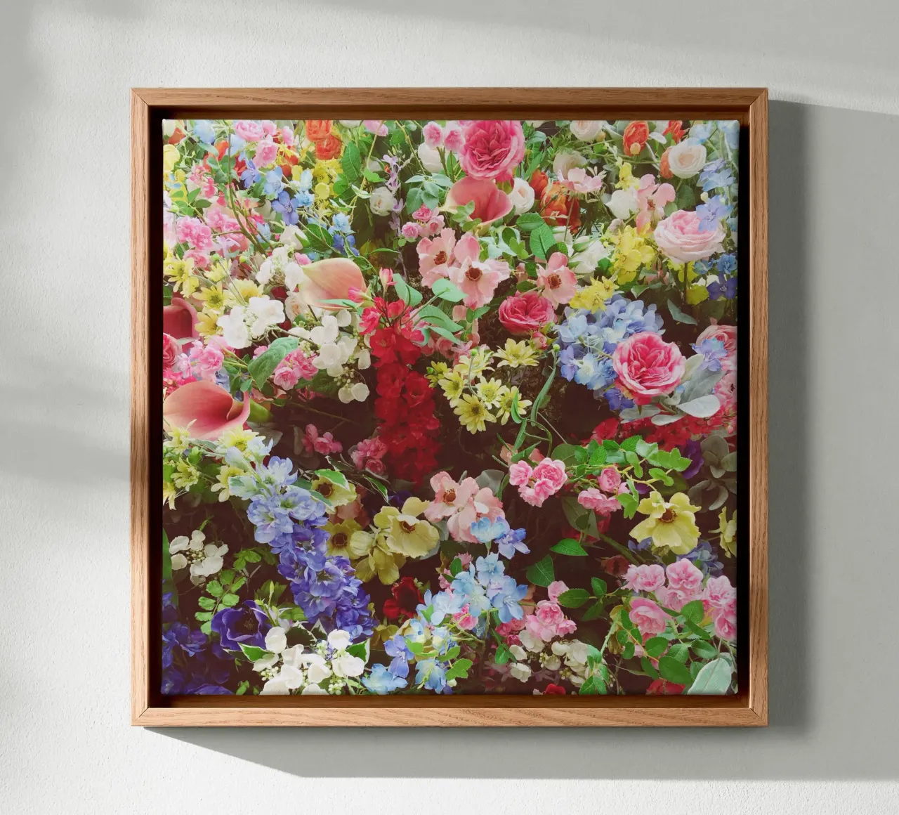 Bloemen explosie canvas met Baklijst van Cassia Beck Photography