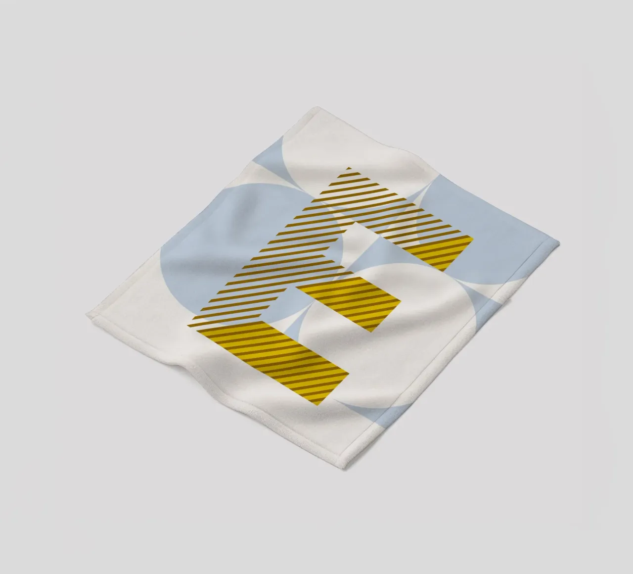 E Typeface Alphabet coperta in pile da lazydaypaper