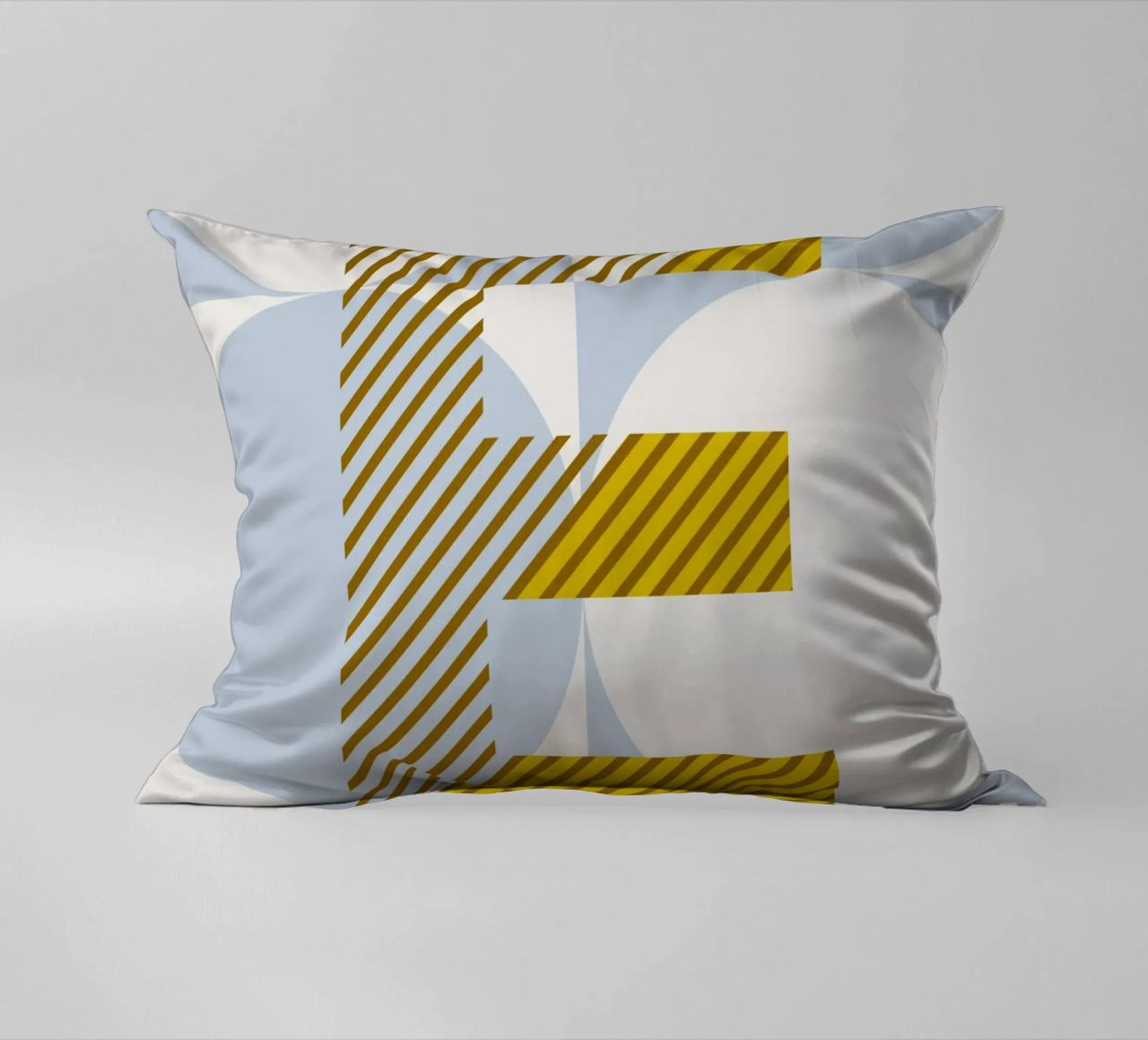 E Typeface Alphabet cuscino da lazydaypaper