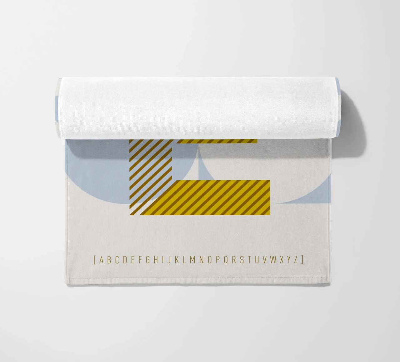 E Typeface Alphabet telo mare da lazydaypaper