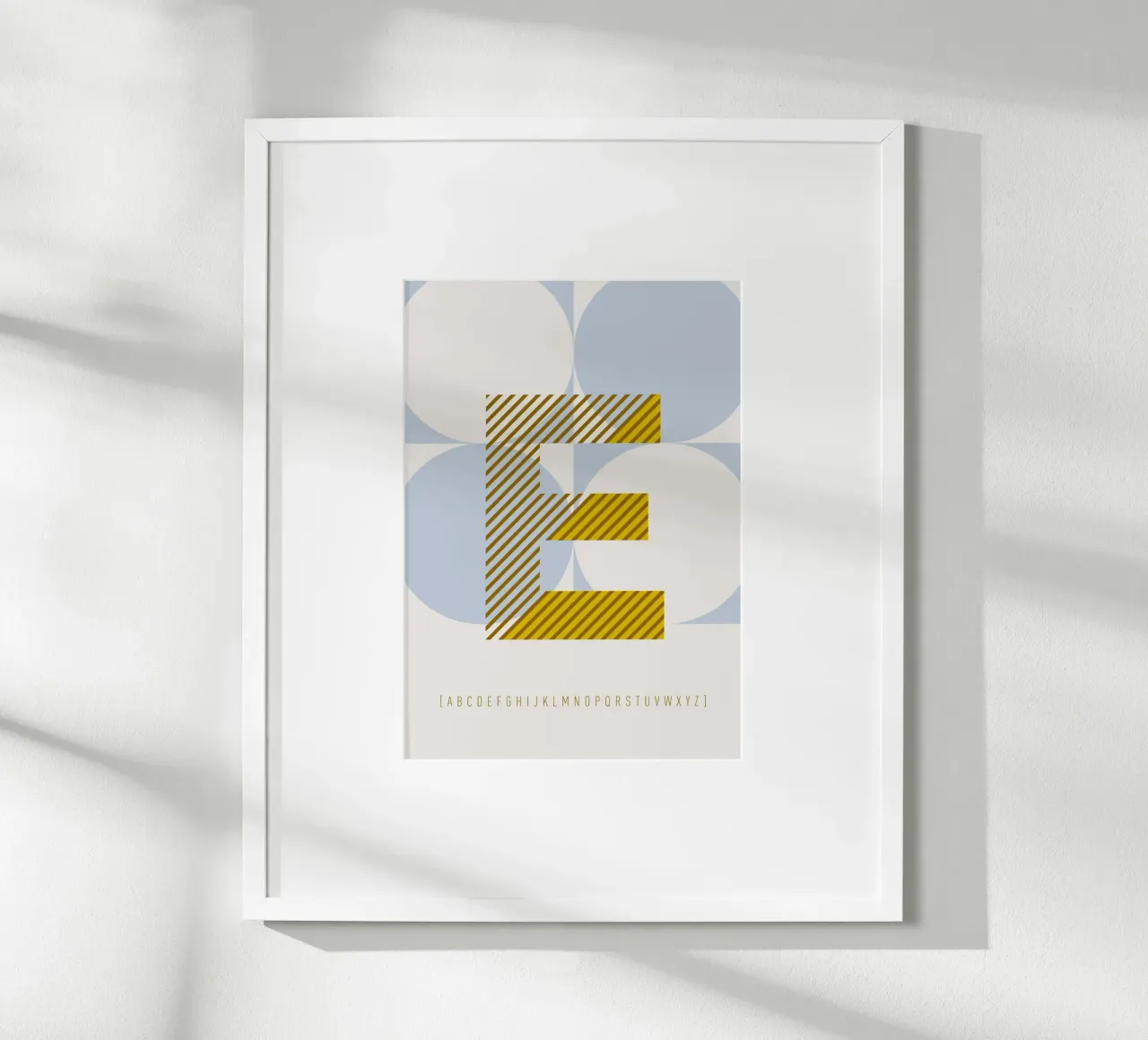 E Typeface Alphabet poster da lazydaypaper