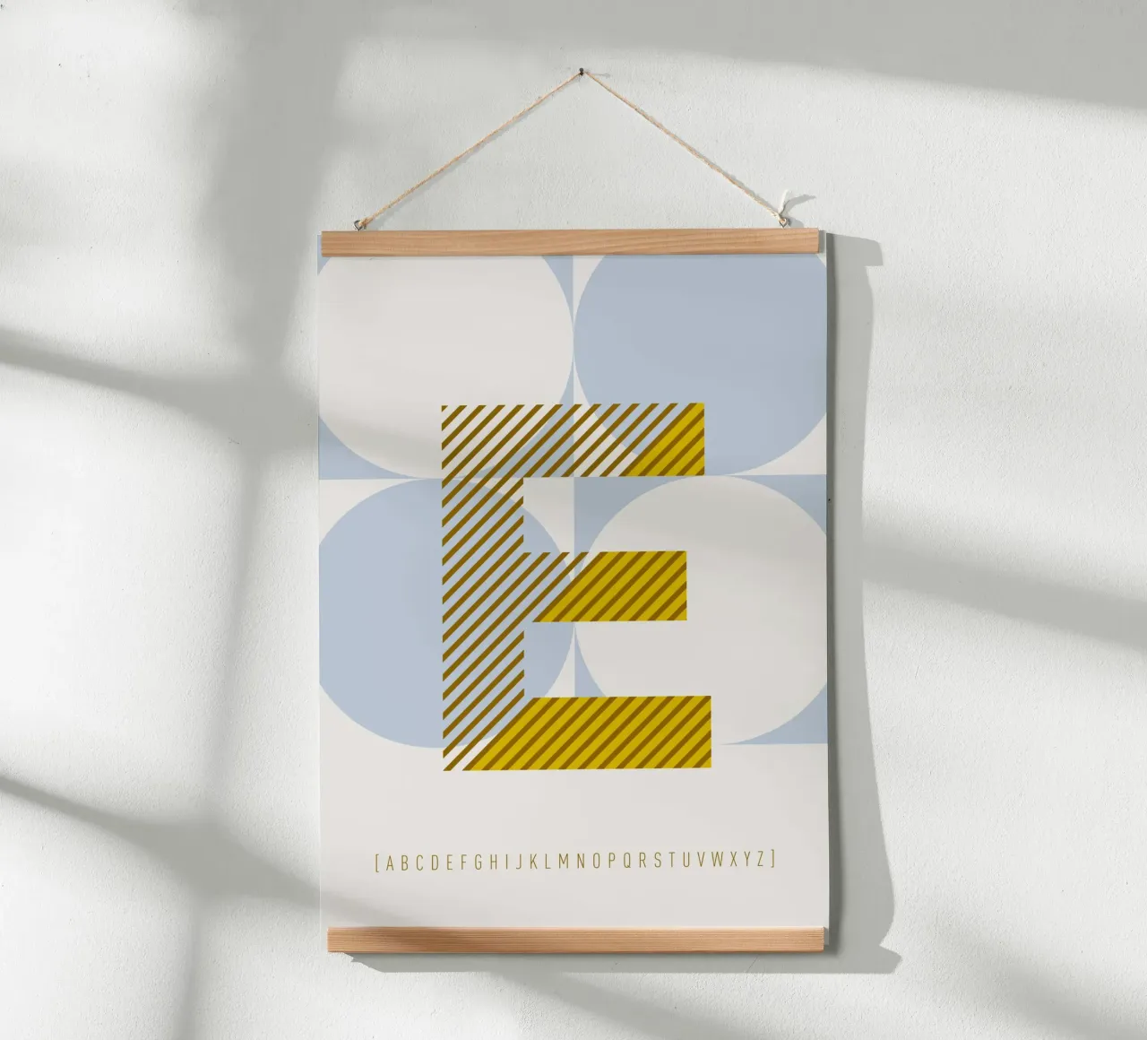 E Typeface Alphabet poster da lazydaypaper