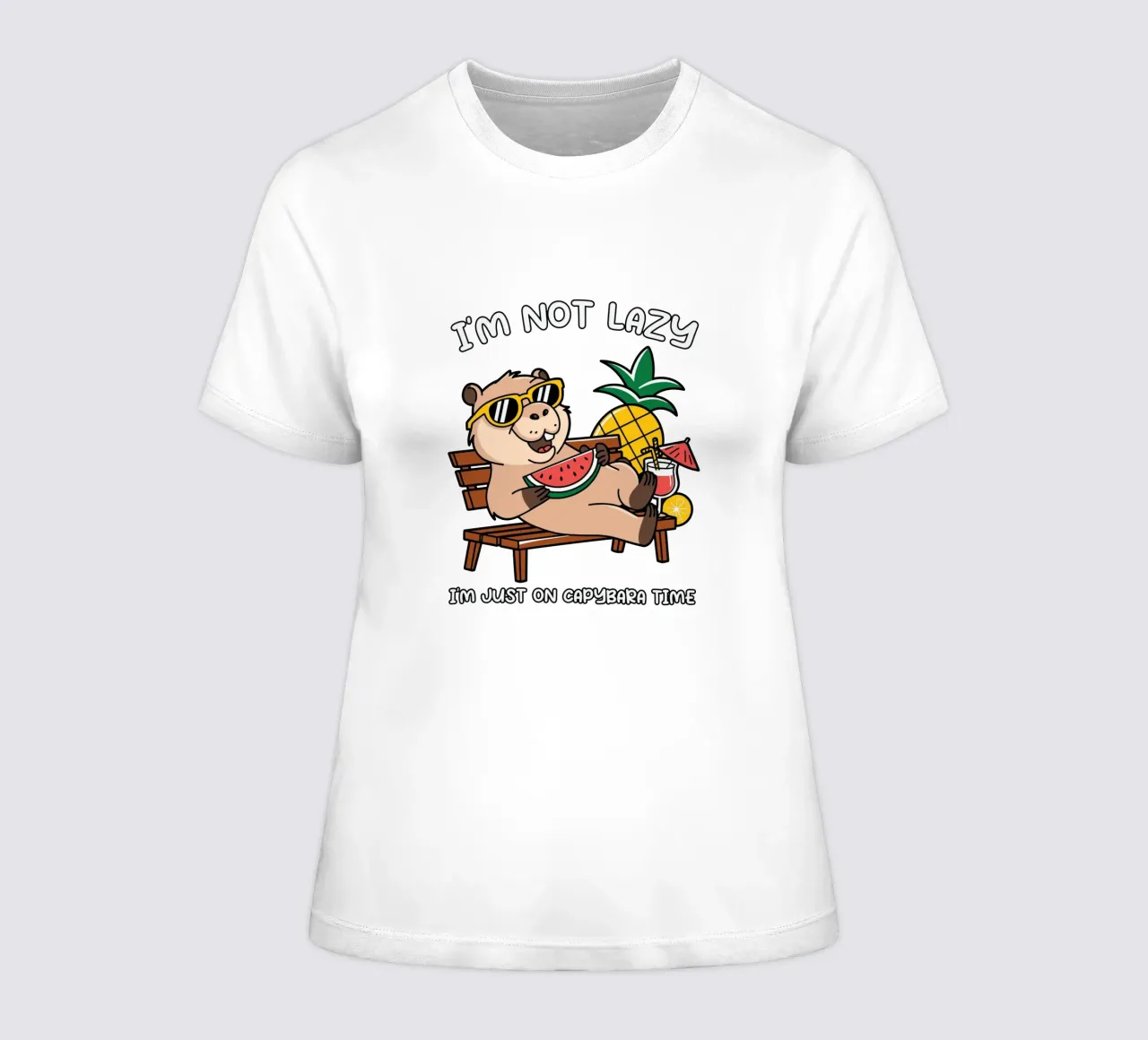 I'M NOT LAZY. I'M JUST ON CAPYBARA TIME t-shirt ajusté pour femmes de edsonramosart