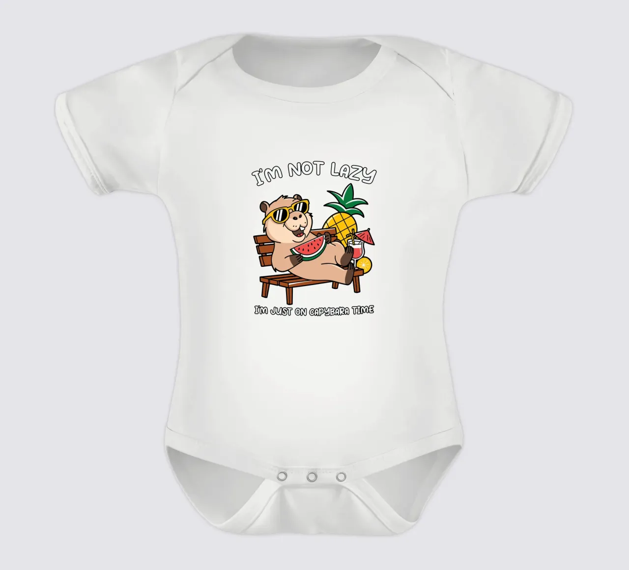 I'M NOT LAZY. I'M JUST ON CAPYBARA TIME Kurzarm Babybody von edsonramosart
