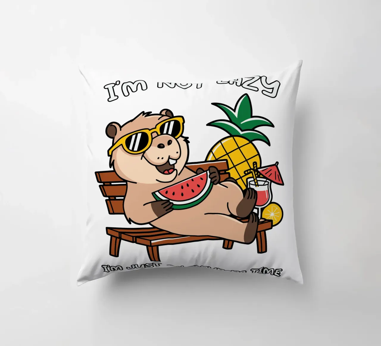 I'M NOT LAZY. I'M JUST ON CAPYBARA TIME coussin de edsonramosart