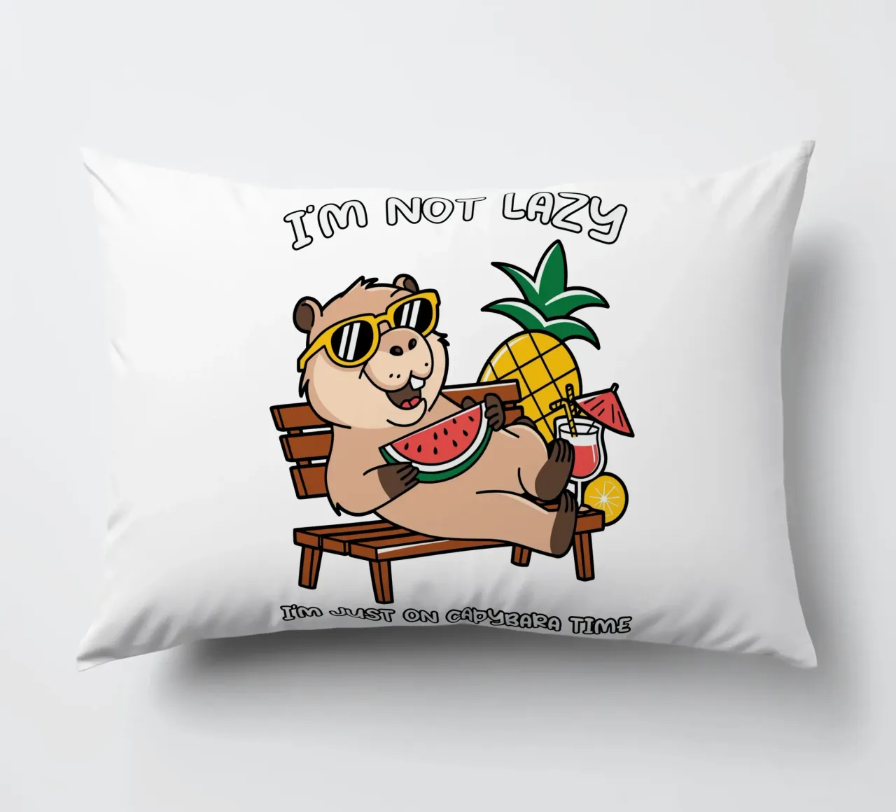 I'M NOT LAZY. I'M JUST ON CAPYBARA TIME coussin de edsonramosart