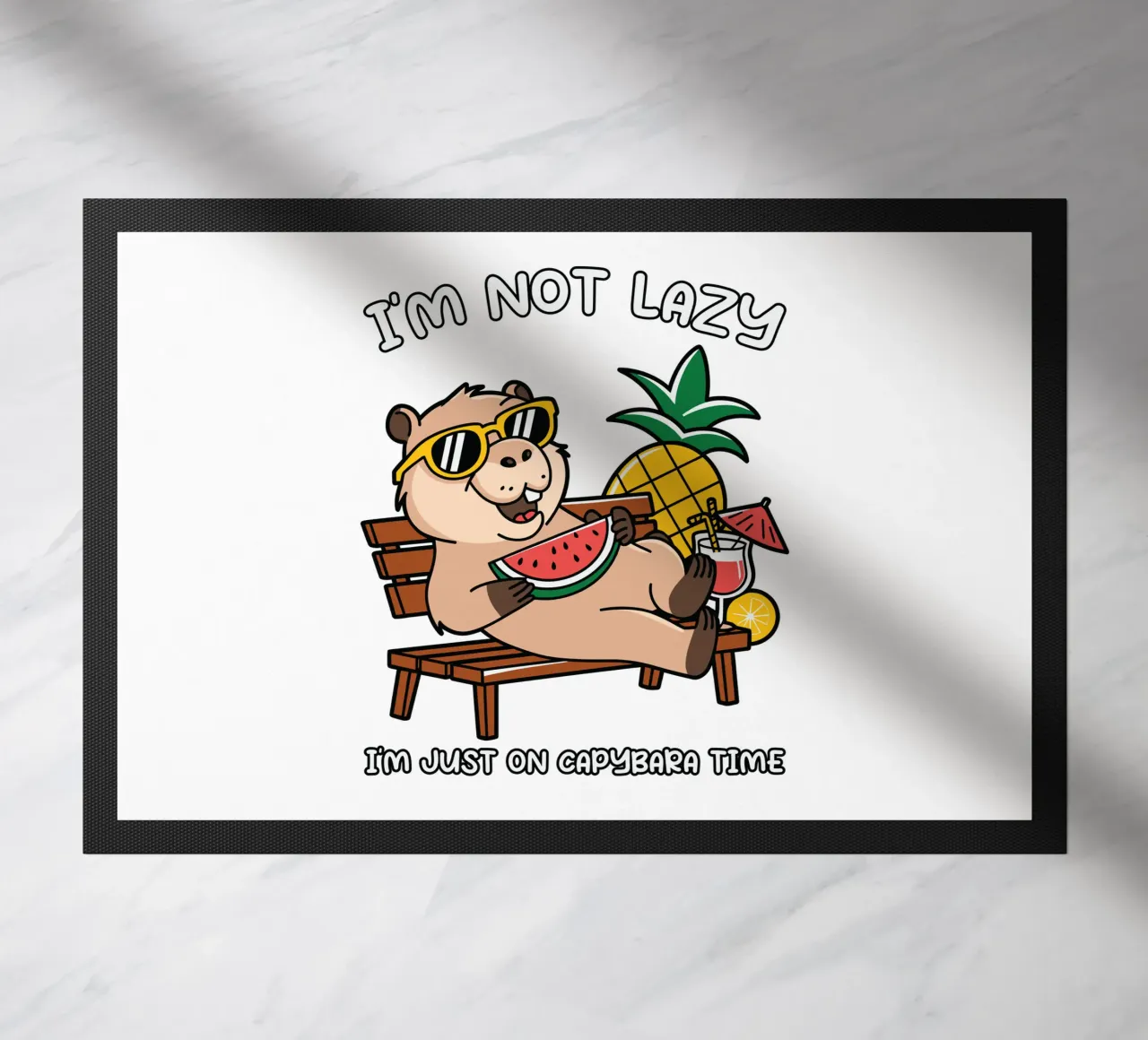 I'M NOT LAZY. I'M JUST ON CAPYBARA TIME Fußmatte von edsonramosart