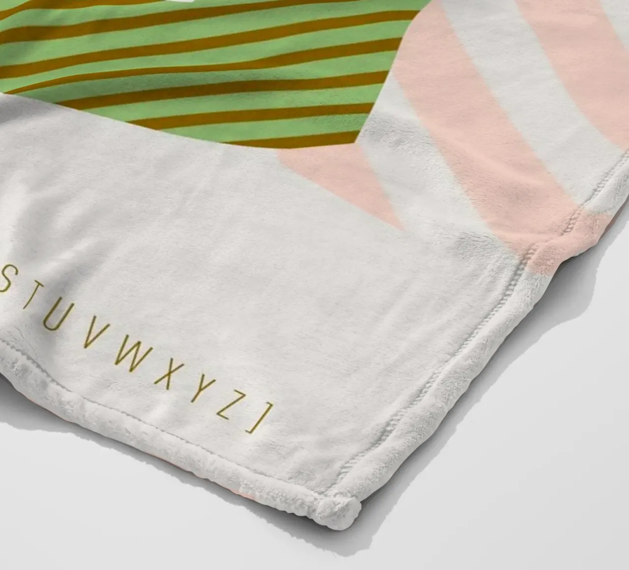 G Typeface Alphabet coperta in pile da lazydaypaper