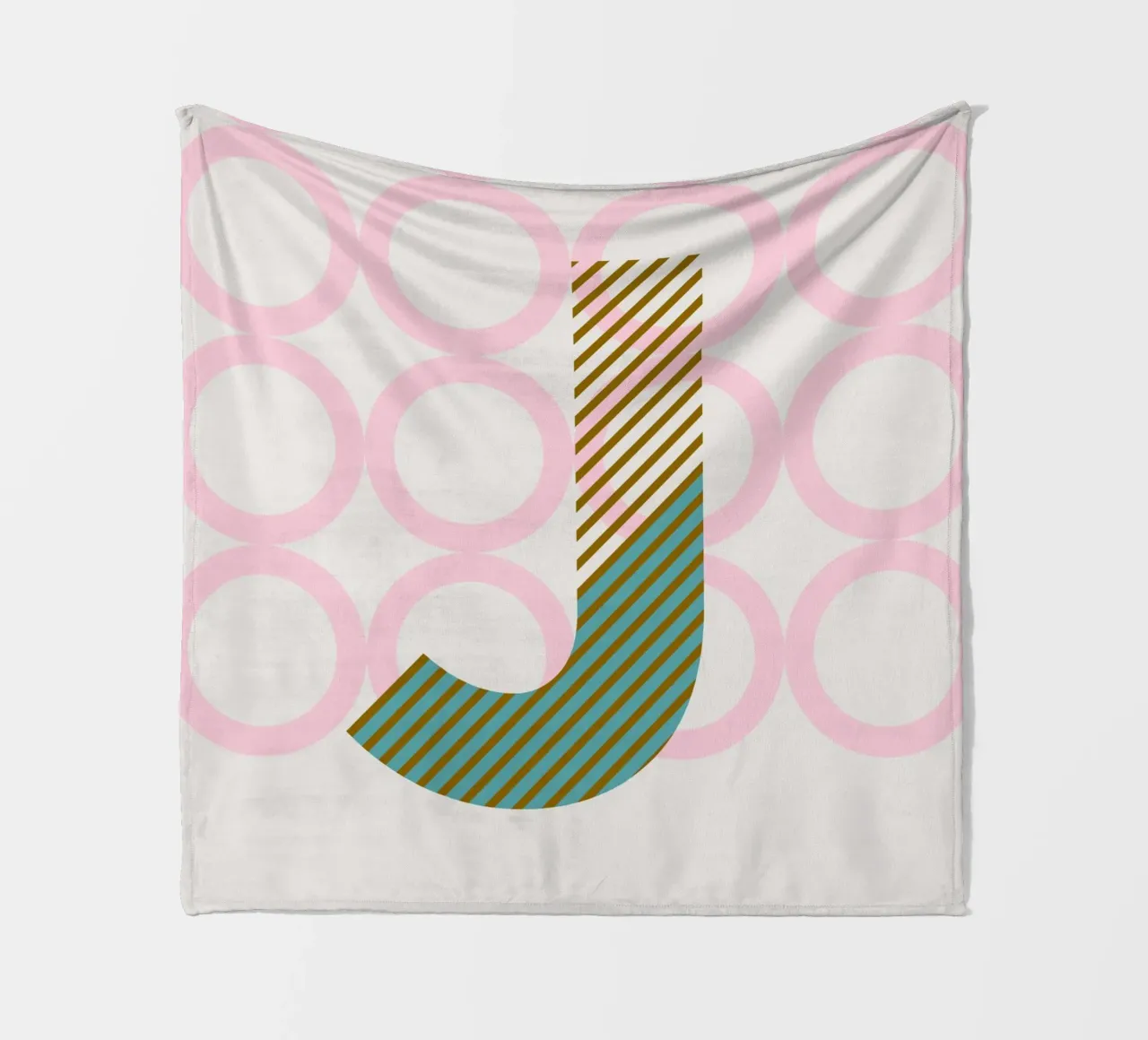 J Typeface Alphabet coperta in pile da lazydaypaper