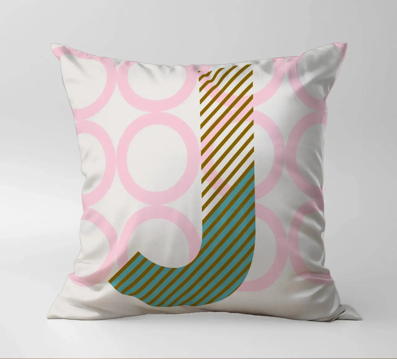 J Typeface Alphabet cuscino da lazydaypaper