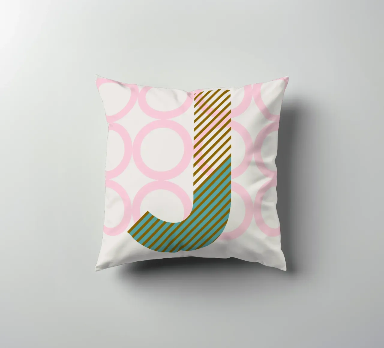 J Typeface Alphabet cuscino da lazydaypaper