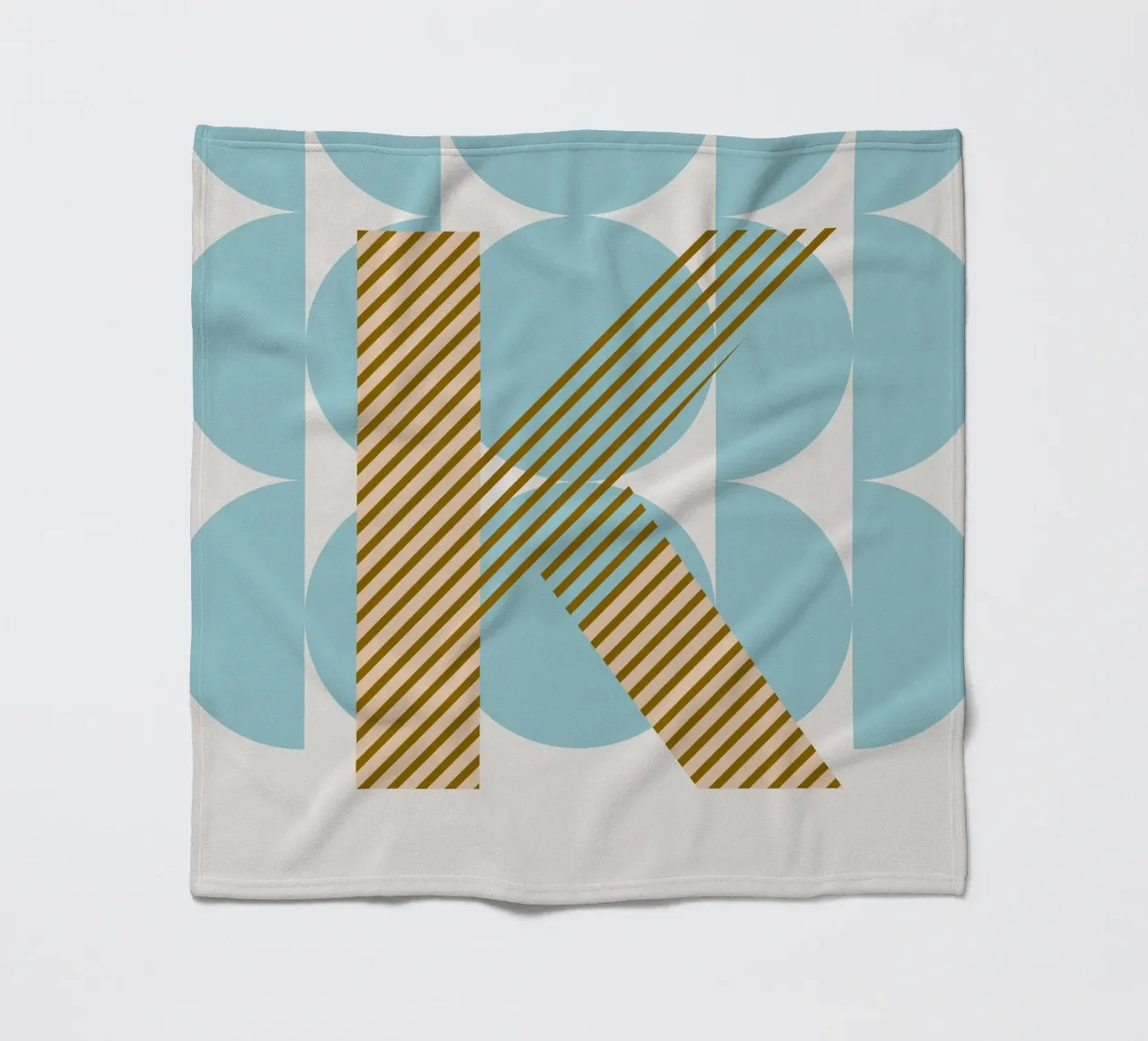 K Typeface Alphabet coperta in pile da lazydaypaper