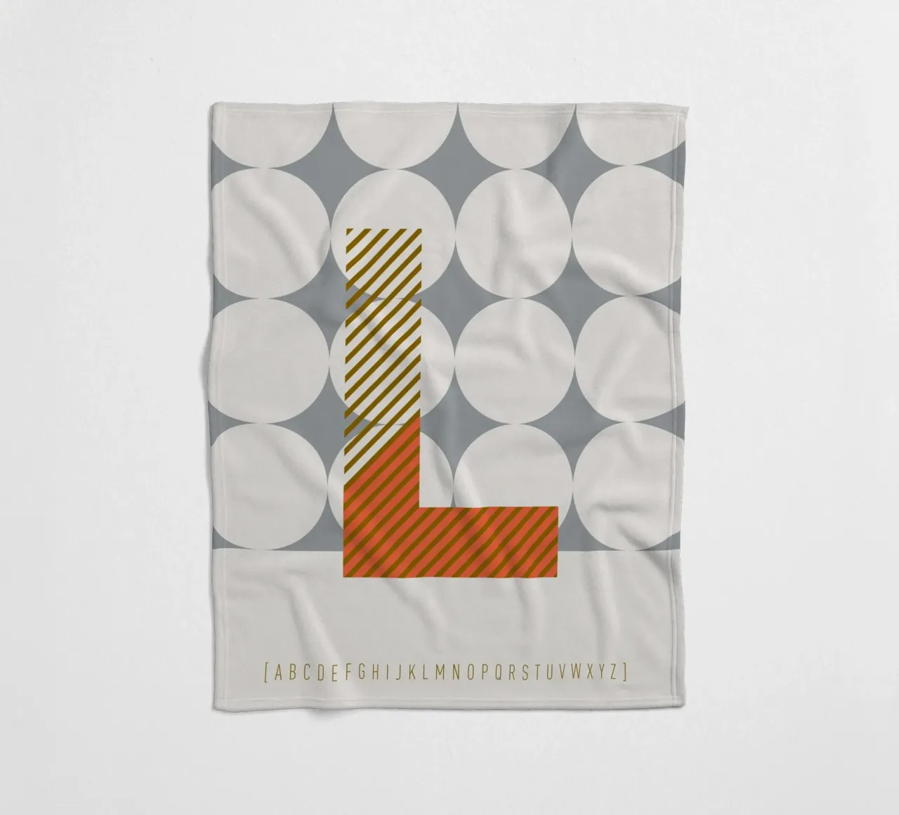 L Typeface Alphabet coperta in pile da lazydaypaper