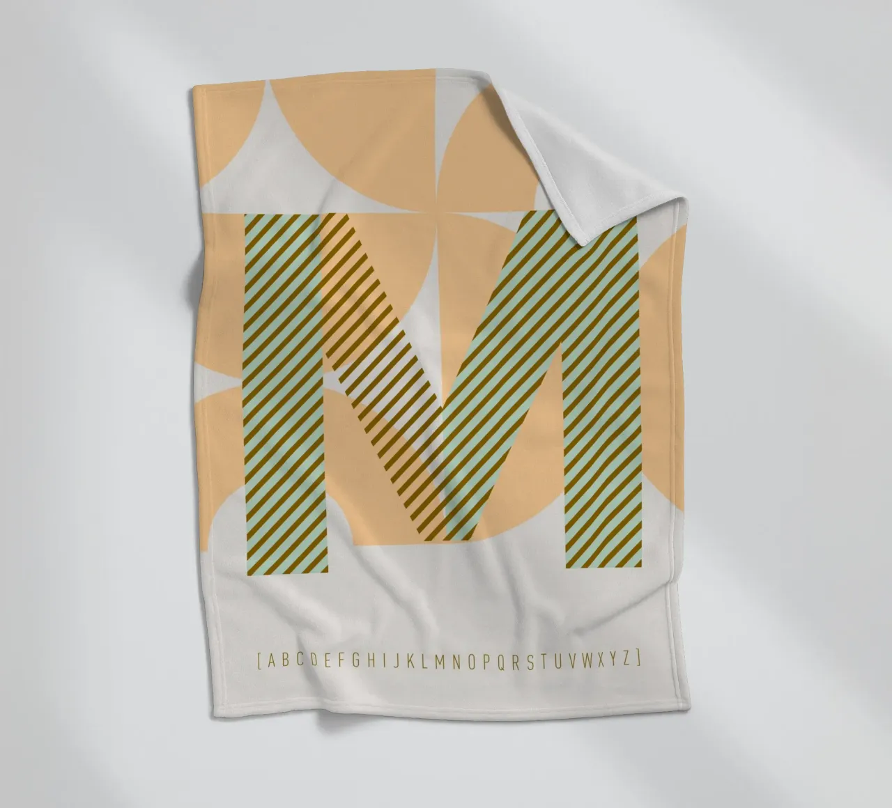 M Typeface Alphabet coperta in pile da lazydaypaper