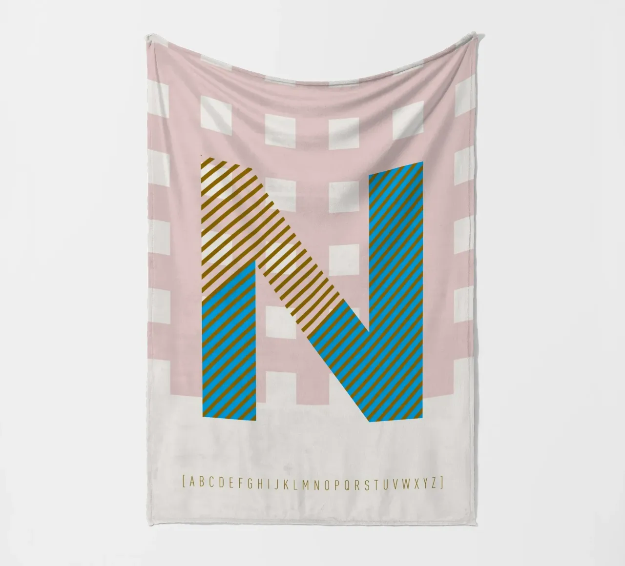 N Typeface Alphabet coperta in pile da lazydaypaper