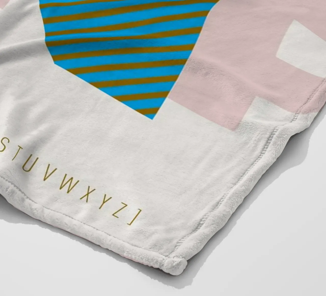 N Typeface Alphabet coperta in pile da lazydaypaper