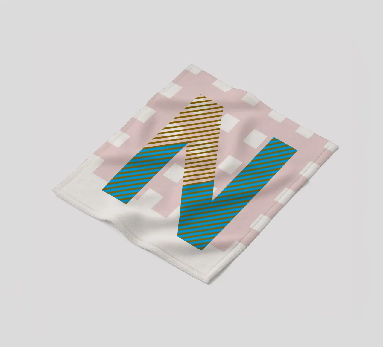 N Typeface Alphabet coperta in pile da lazydaypaper