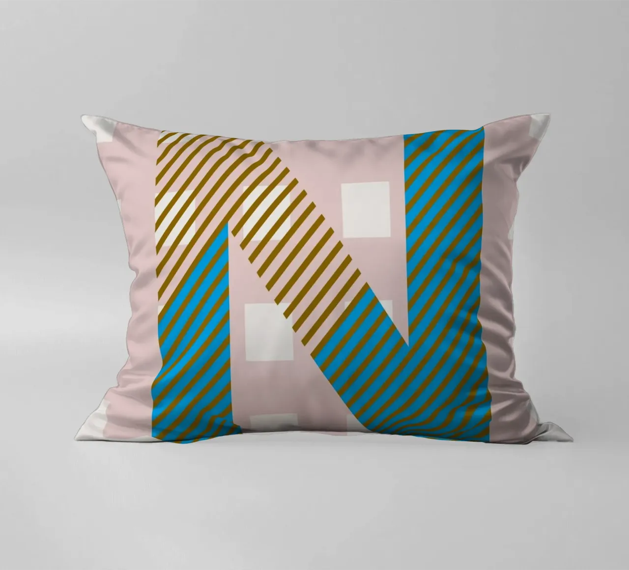 N Typeface Alphabet cuscino da lazydaypaper