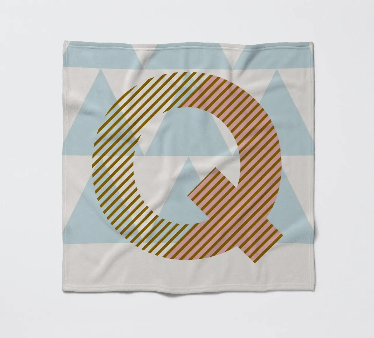 Q Typeface Alphabet coperta in pile da lazydaypaper