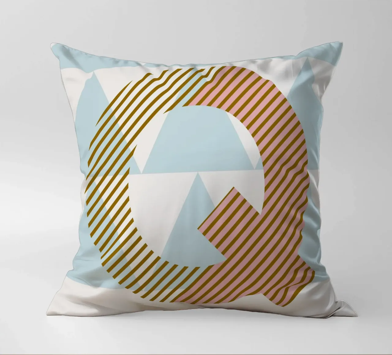 Q Typeface Alphabet cuscino da lazydaypaper