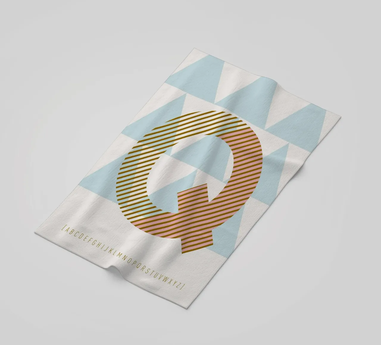Q Typeface Alphabet telo mare da lazydaypaper