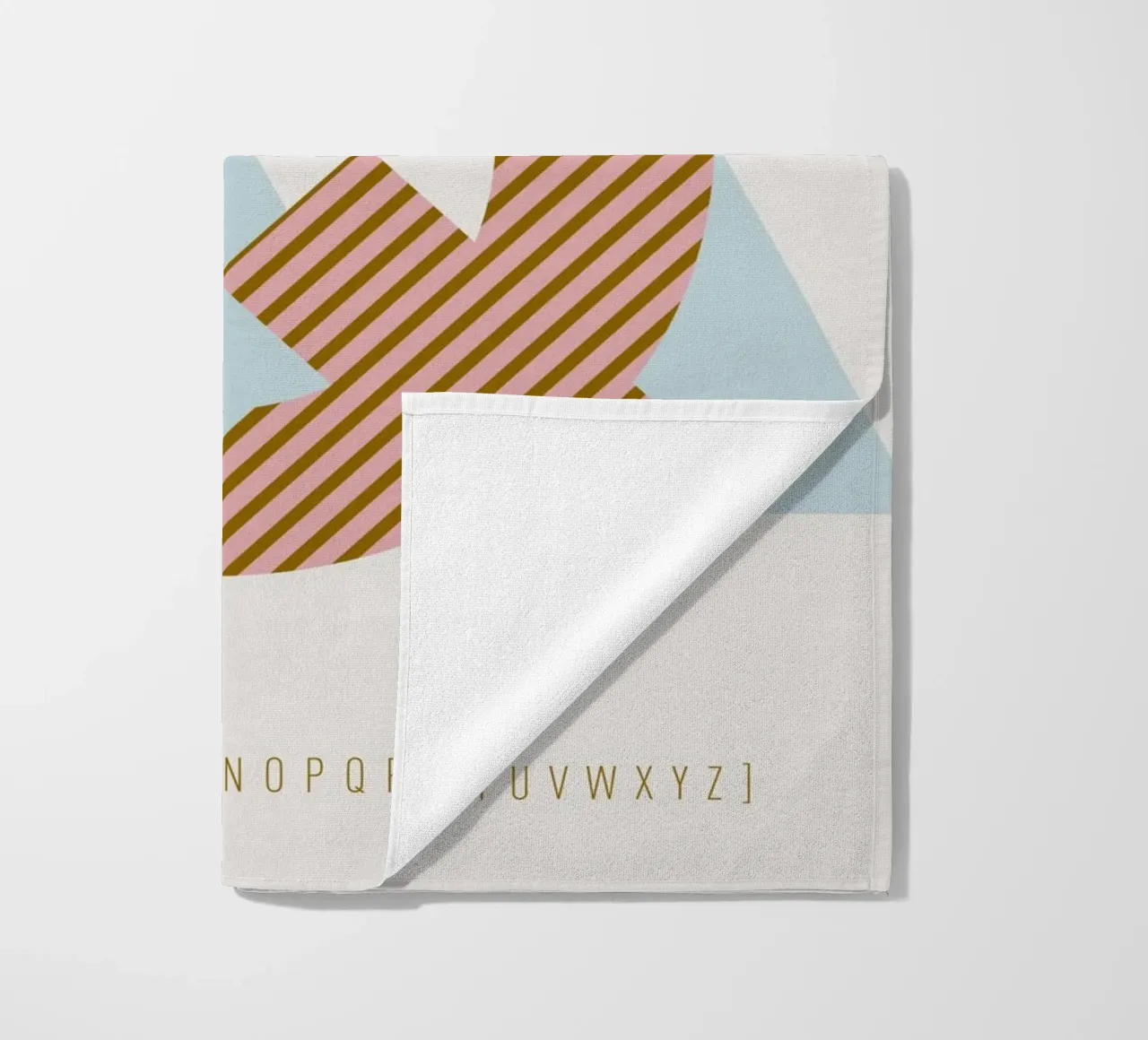 Q Typeface Alphabet telo mare da lazydaypaper