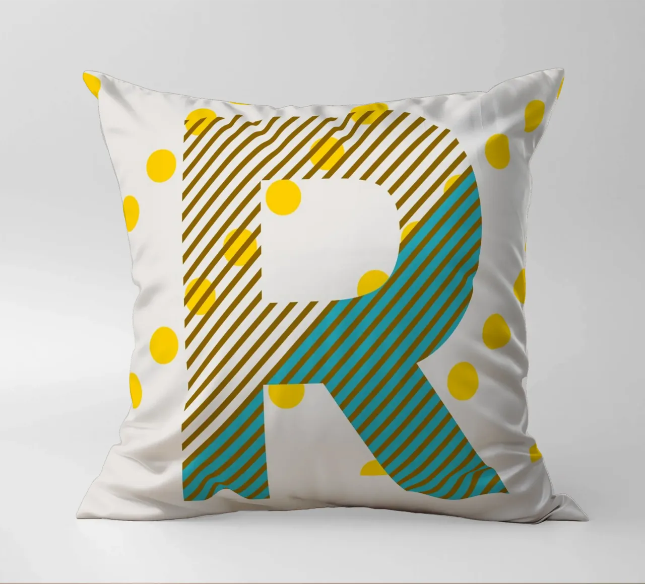 R Typeface Alphabet cuscino da lazydaypaper