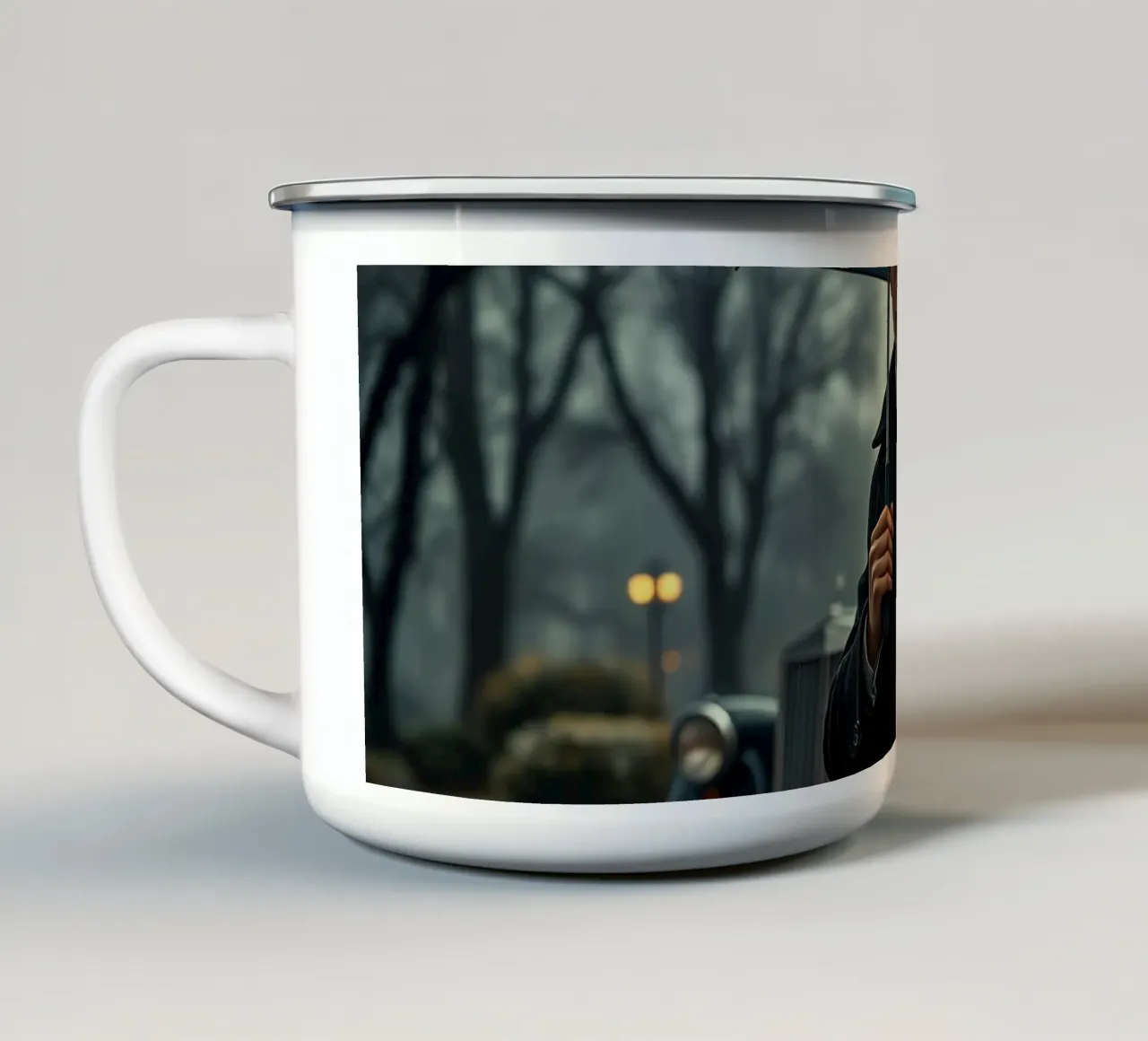Un giovane uomo si trova sotto un ombrello nero in un autunno piovoso. tazza in smalto da DesignDoodle