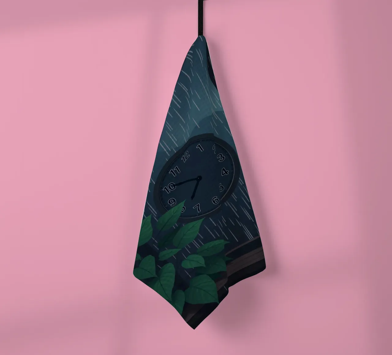 Vue d'une soirée pluvieuse depuis une chambre confortable avec une horloge et une plante torchon de DesignDoodle