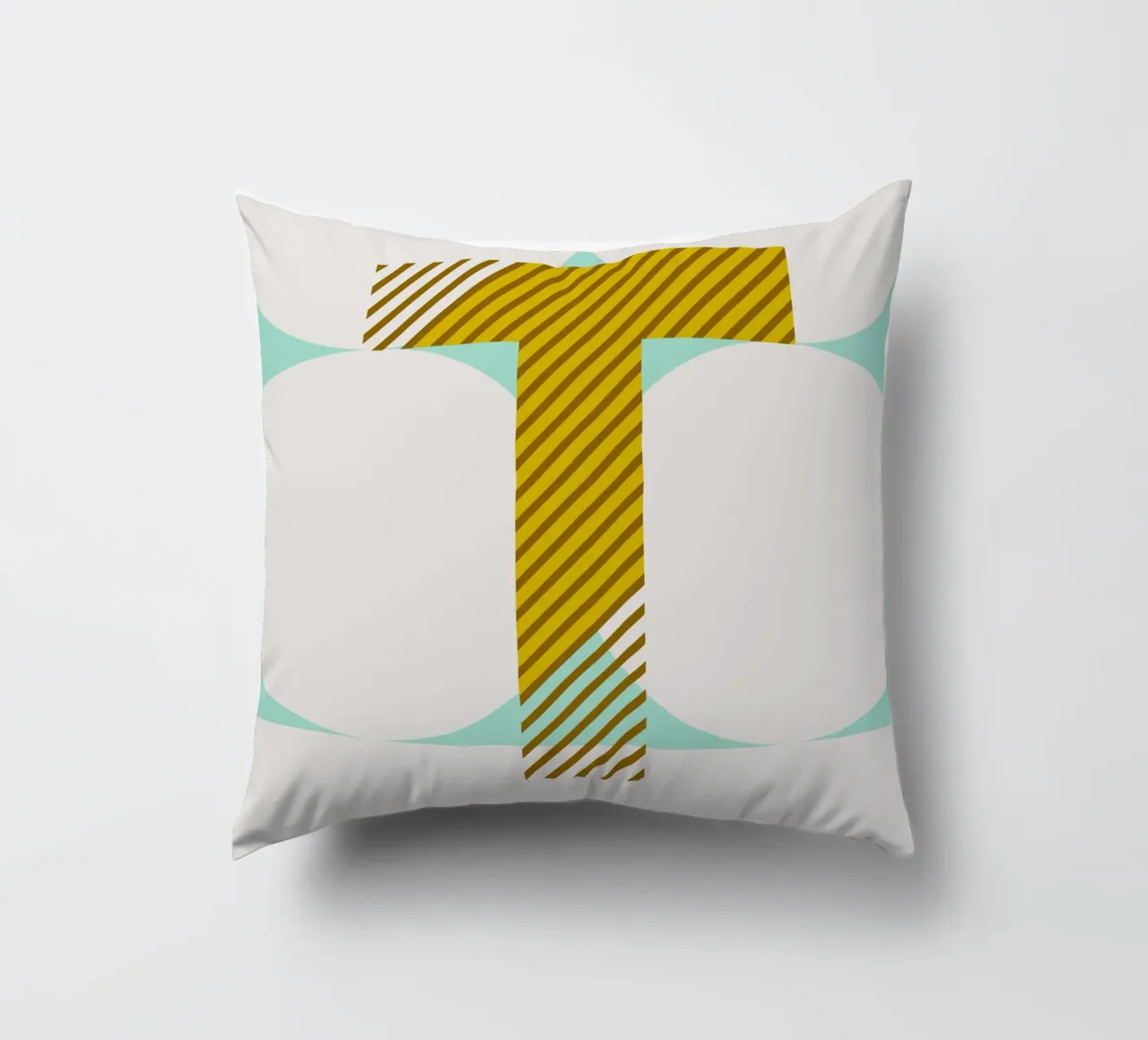 T Typeface Alphabet cuscino da lazydaypaper