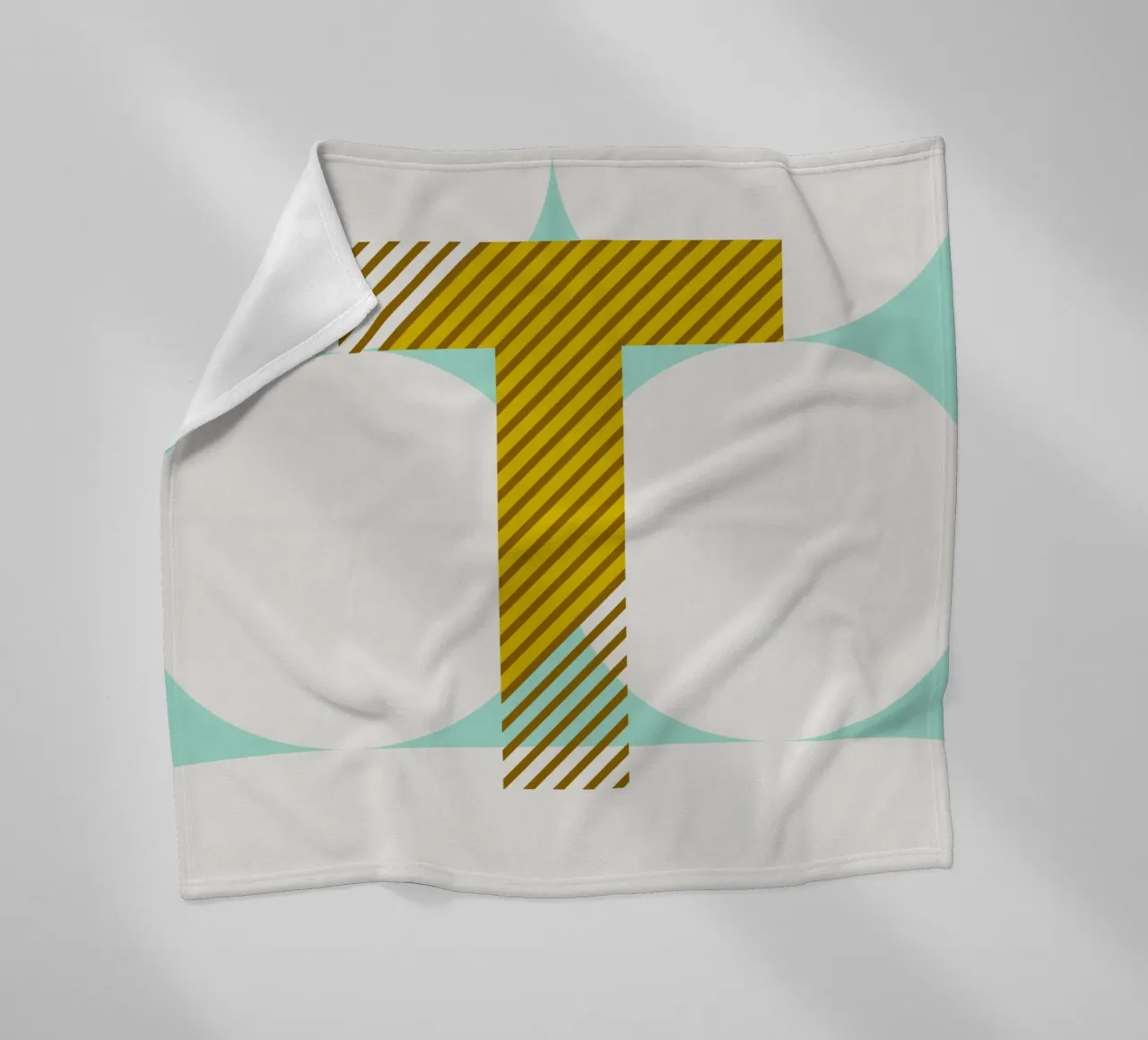 T Typeface Alphabet coperta in pile da lazydaypaper