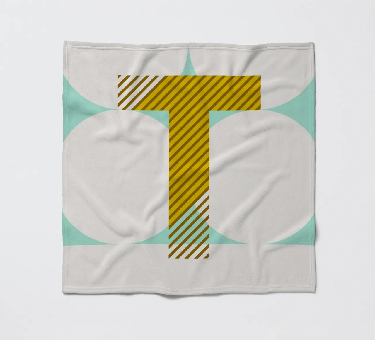 T Typeface Alphabet coperta in pile da lazydaypaper