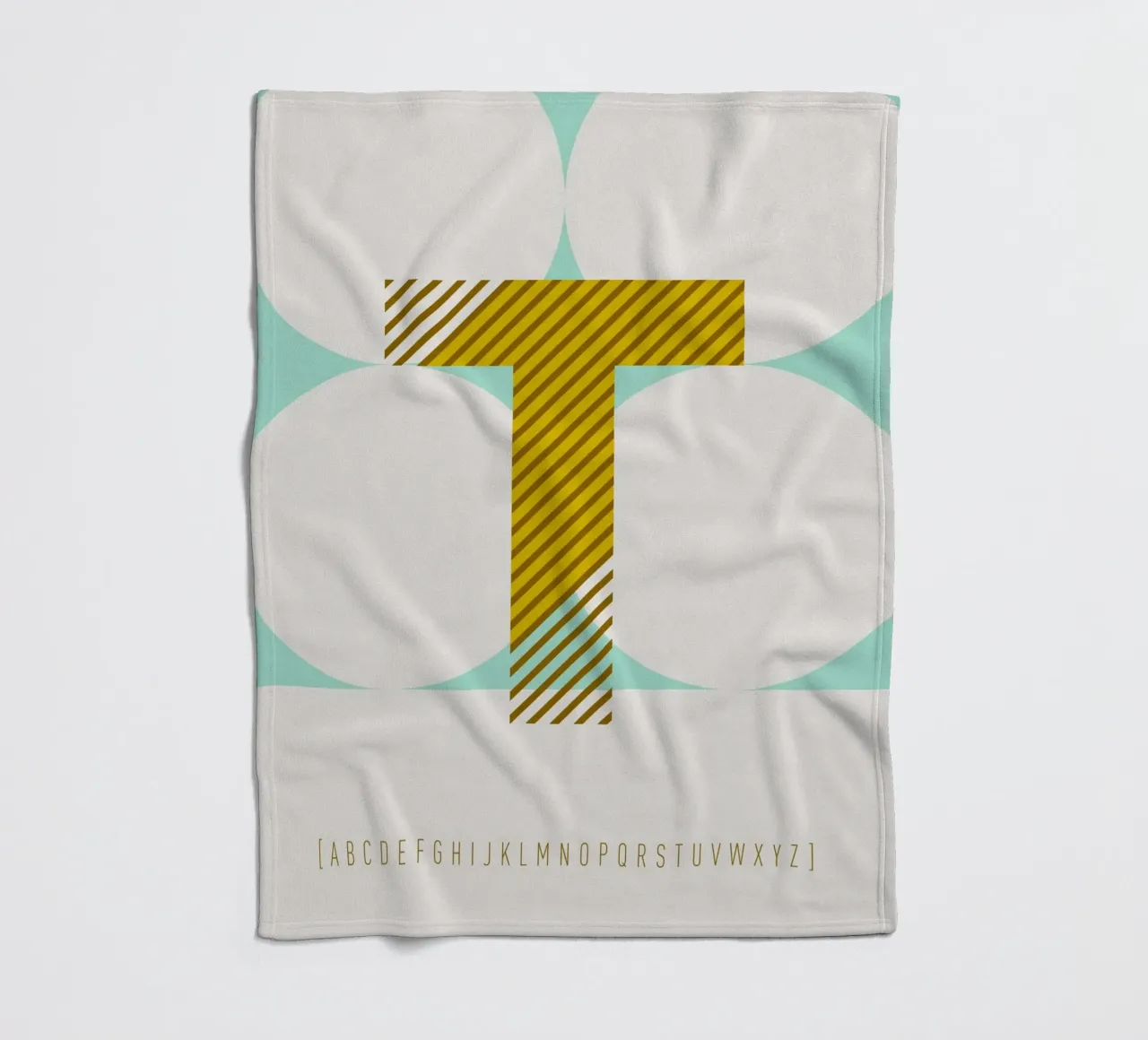 T Typeface Alphabet coperta in pile da lazydaypaper