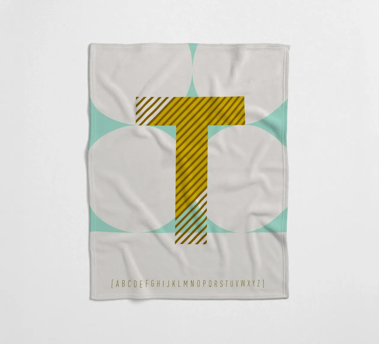 T Typeface Alphabet coperta in pile da lazydaypaper