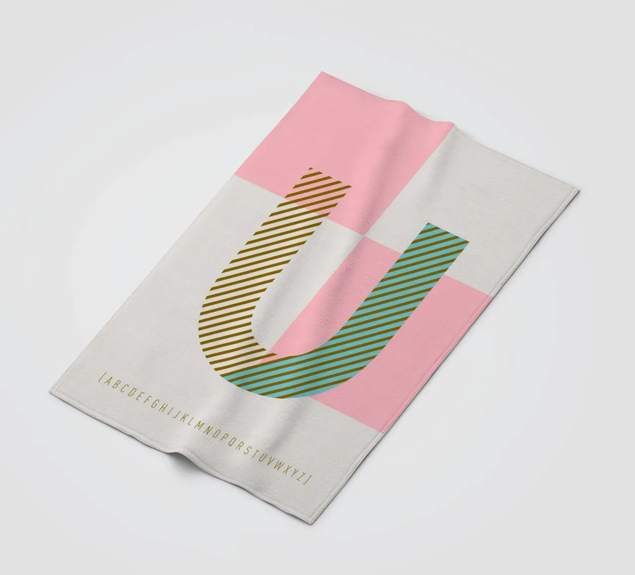 U Typeface Alphabet coperta in pile da lazydaypaper