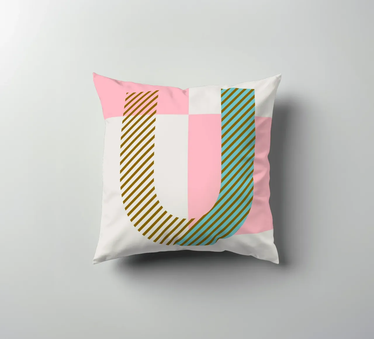 U Typeface Alphabet cuscino da lazydaypaper