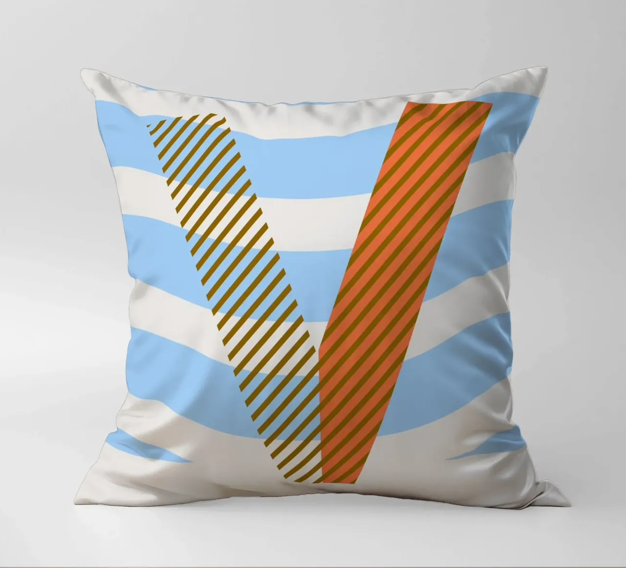 V Typeface Alphabet cuscino da lazydaypaper