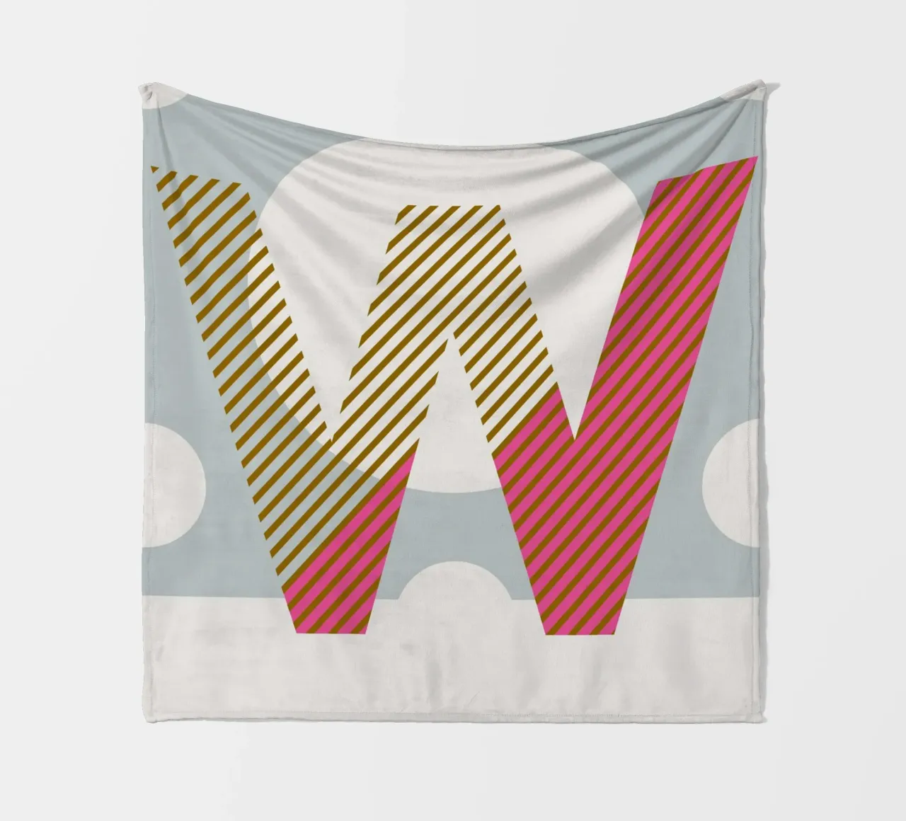 W Typeface Alphabet coperta in pile da lazydaypaper