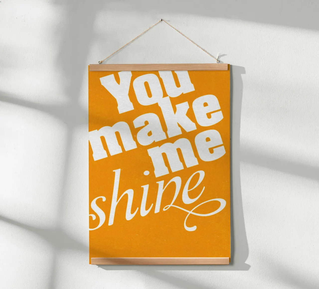 YOU MAKE ME SHINE poster con telaio in legno da lazydaypaper